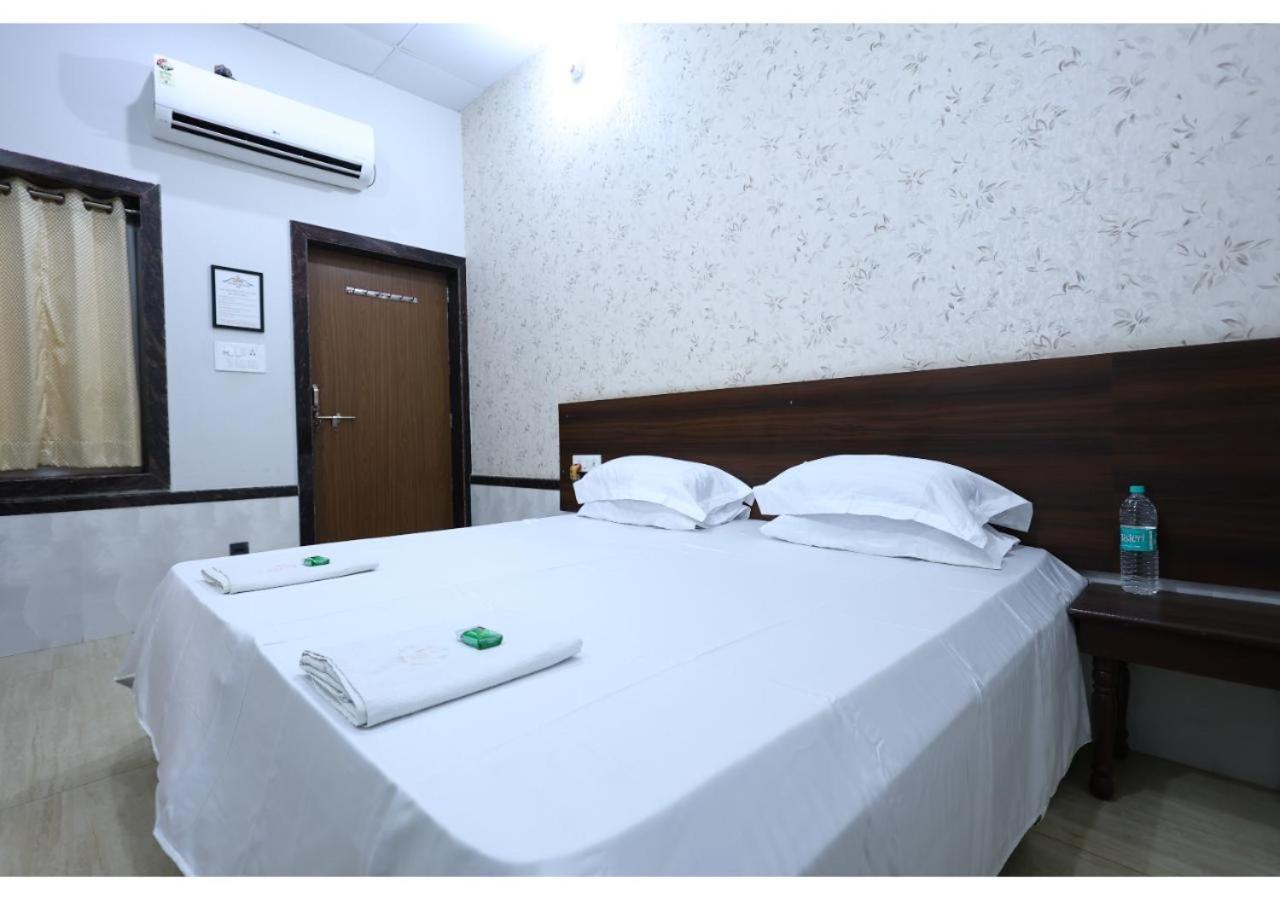 Отель Goyal Bhawan Khatu Экстерьер фото