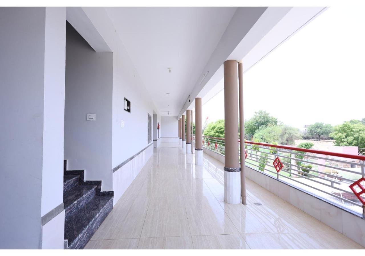 Отель Goyal Bhawan Khatu Экстерьер фото