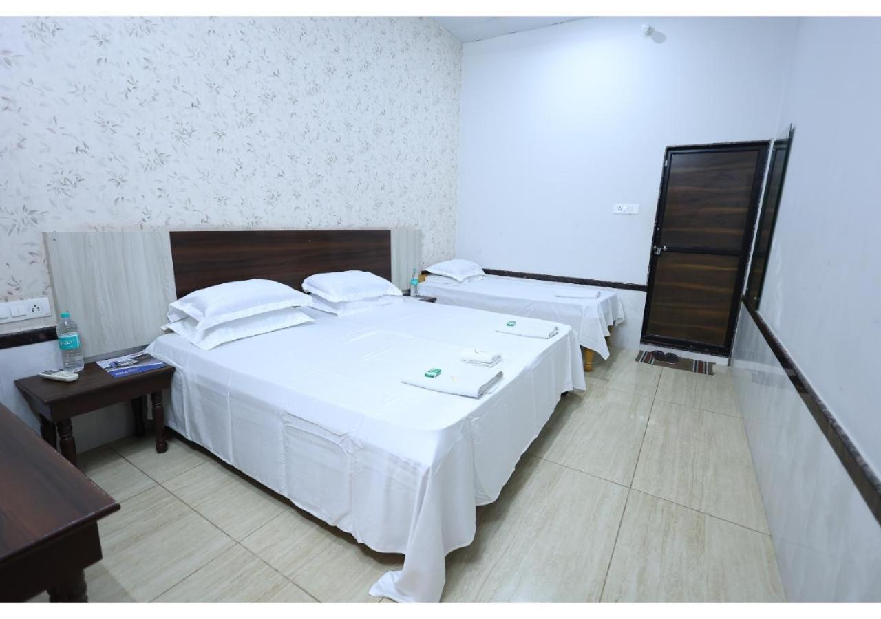 Отель Goyal Bhawan Khatu Экстерьер фото