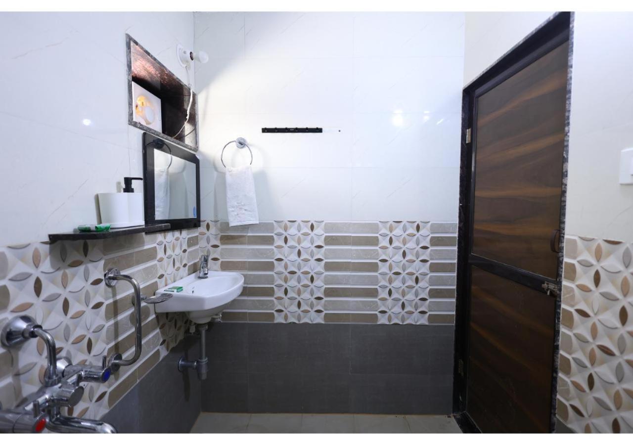 Отель Goyal Bhawan Khatu Экстерьер фото